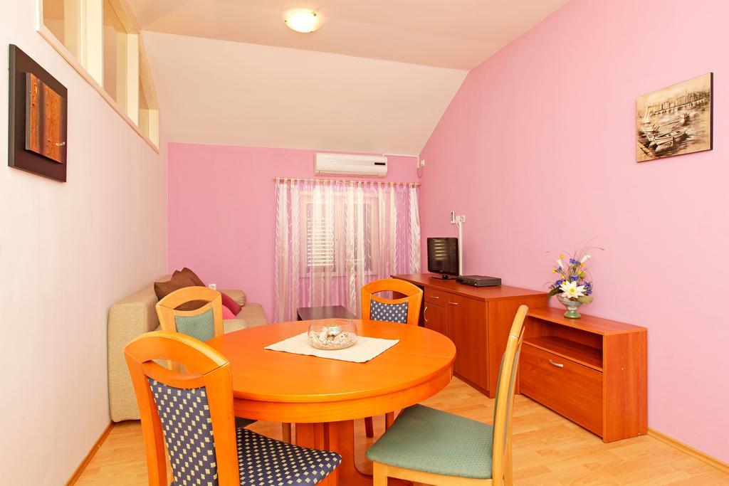 Guest House Kod Peskarije Vela Luka Habitación foto
