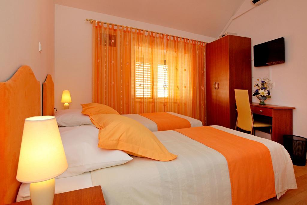 Guest House Kod Peskarije Vela Luka Habitación foto