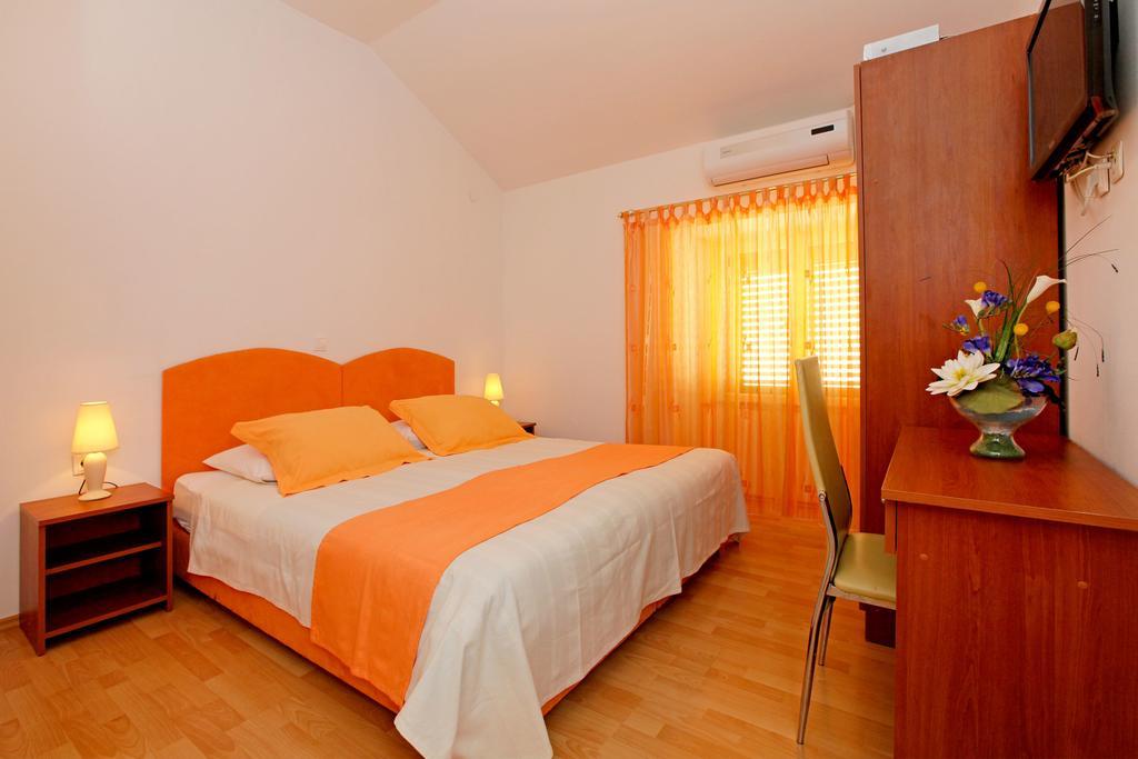 Guest House Kod Peskarije Vela Luka Habitación foto